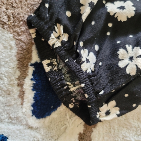 No Boundaries floral Shirt - Picture 6 of 6